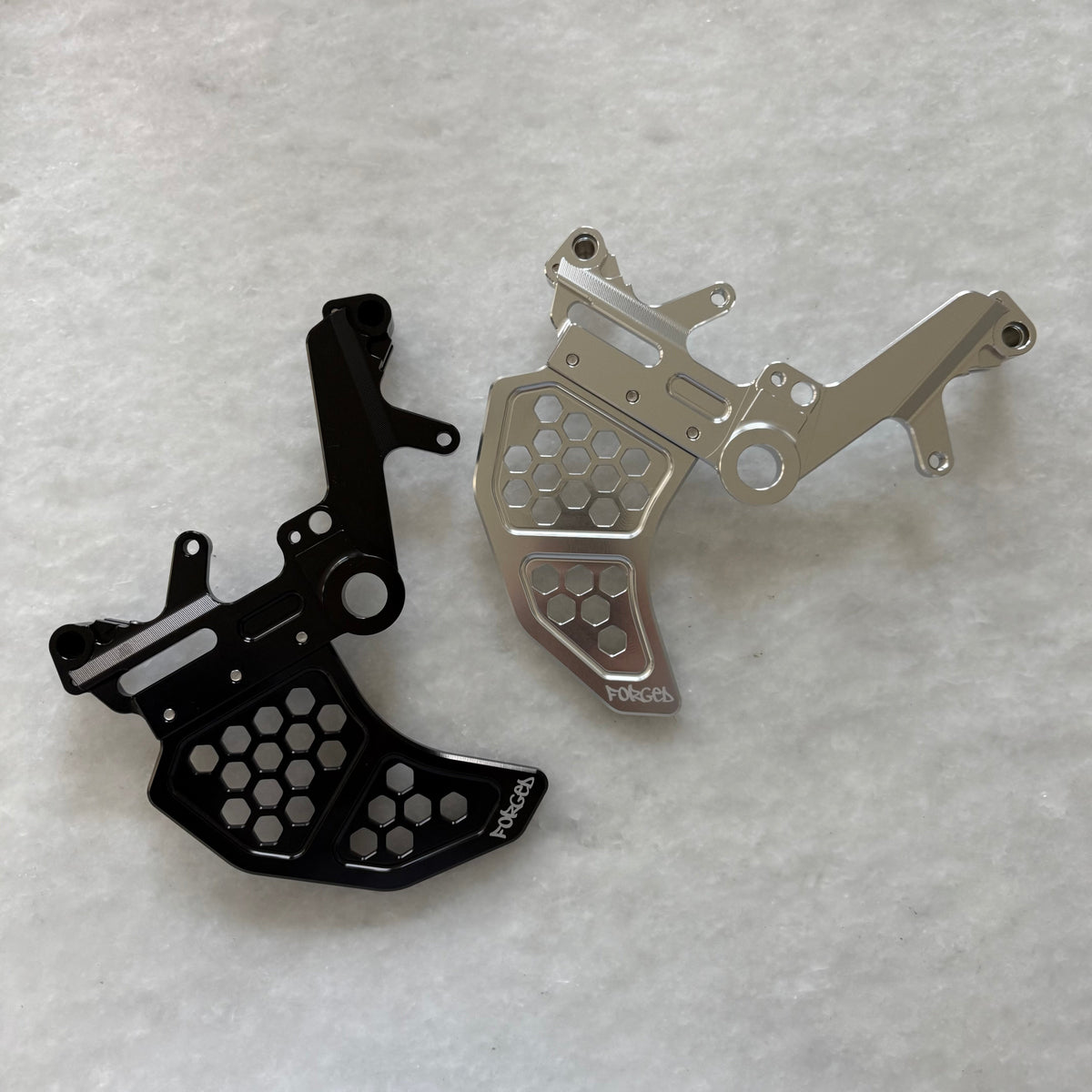 Metal Ultra-Bee Dual Caliper Mount